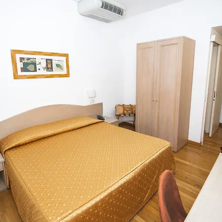 Ξενοδοχείο La Colonna 3*